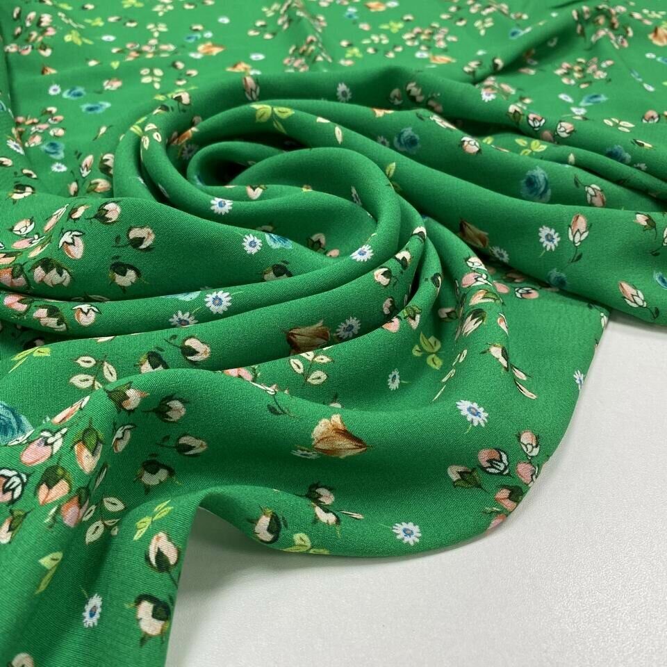 Плательно-блузочный креп на зеленом мелкие цветочки