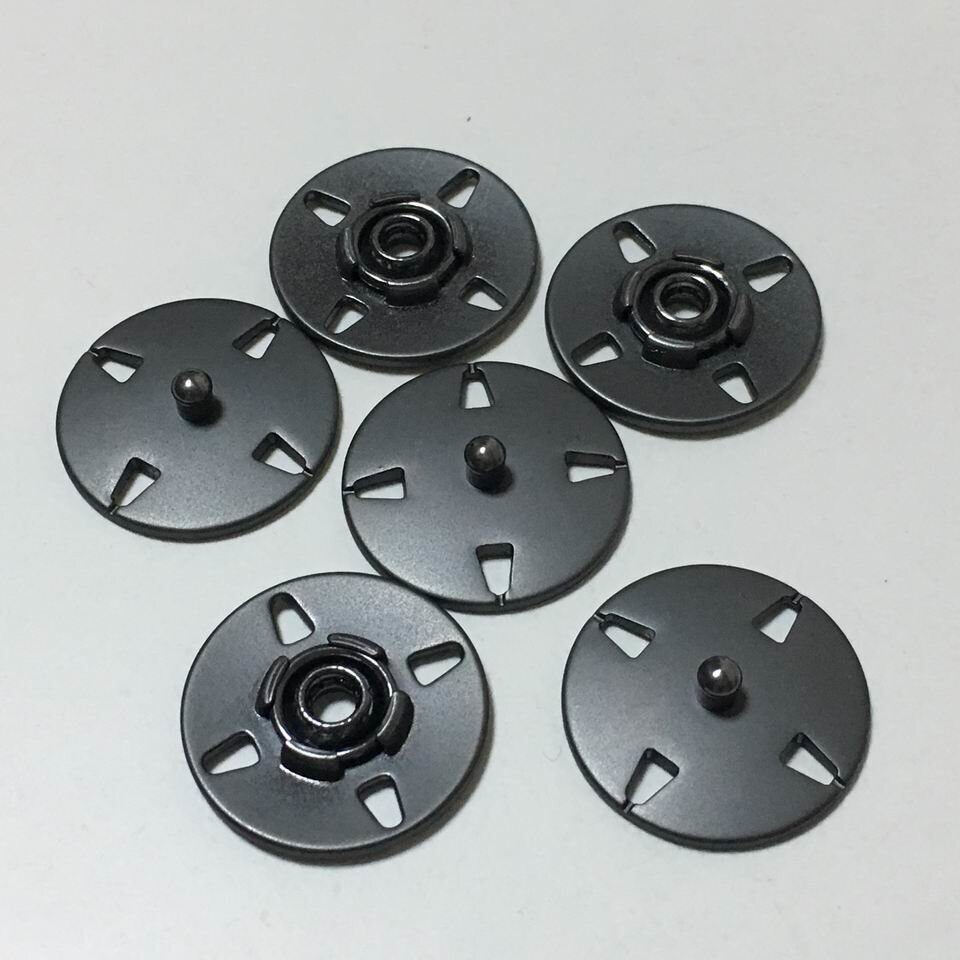 Кнопки металлические серые 23 мм